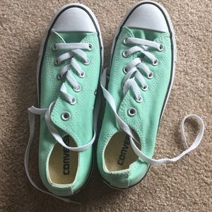 Converse all star tennis shoes